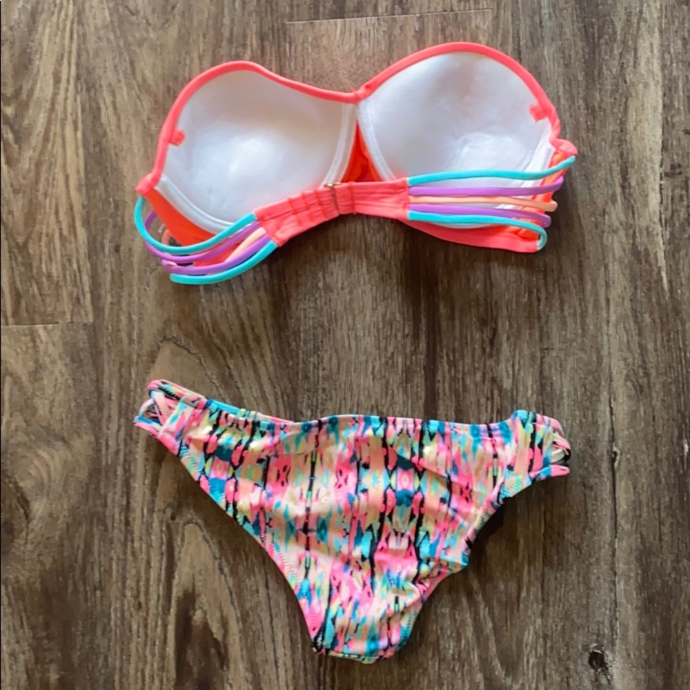 Bathing Suit Set. - Picture 2 of 2